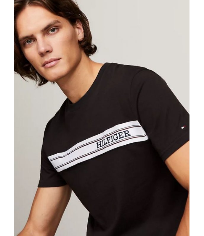 Tommy Hilfiger T-shirt Uomo Mezza Manica Cotone UM0UM03196 Tommy Hilfiger T-shirt Uomo Mezza Manica Cotone UM0UM03196